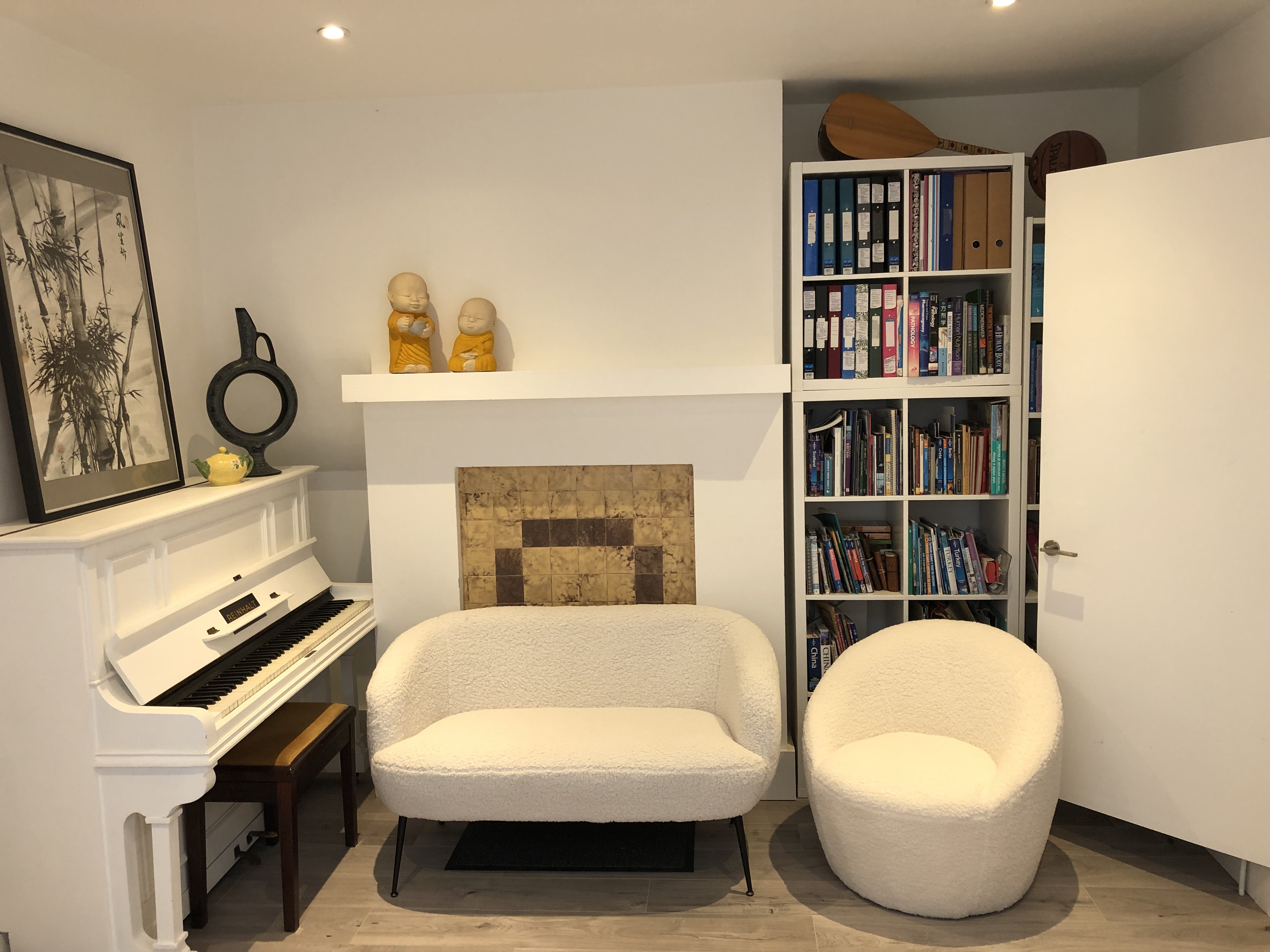 Beautifully clean double room in Seven Sisters/Manor House